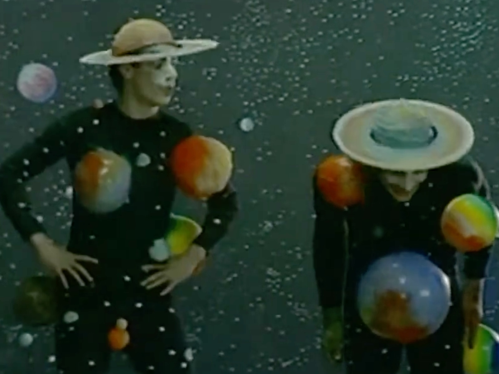 Los cosmicos clounos